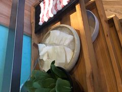 -三人行骨头王火锅(长寿店)