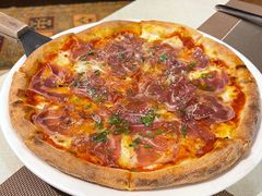 布拉塔奶酪与圣丹尼火腿披萨-BONAZZA 意大利餐厅