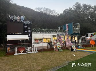 口味挺好的…点的套餐 南瓜汤细腻，但不太厚