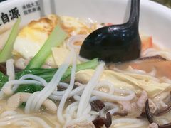 -蒙自源米线大王(东站店)