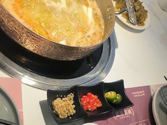 -洪氏嗨捞·广东猪肚鸡·椰子鸡火锅(西咸万象城店)