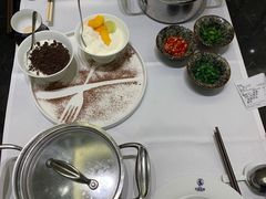 -红鼎豆捞·非遗鲍皇汤火锅(宝丰路店)