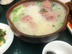 云南火腿米线-云里小坐·小院里·团建·宴请·下午茶(三圣乡店)