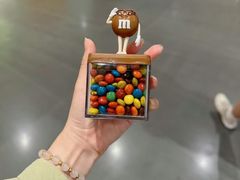 -m豆巧克力世界(上海世茂广场店)