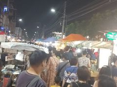 -周日夜市