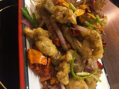 -虾弄弄海派小龙虾·牛羊蝎子火锅