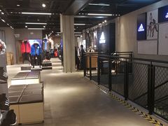 -adidas(印象城购物中心店)