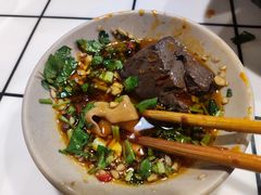 -虎贲三拖八老火锅(洋人街店)