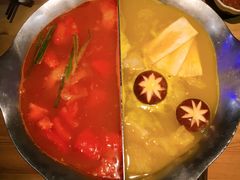 红颜花胶鸡锅-湊湊火锅·茶憩(杭州湖滨银泰in77店)