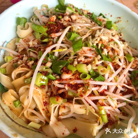 多多抻面骨头馆(南地店)