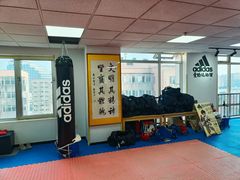 -adidas壹跆运动馆(世纪经贸大厦店)