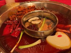 -山城年华老火锅(玉林店)