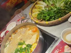 -尚尚仙·酸汤猪手·猪肚鸡火锅(华联万柳购物中心店)