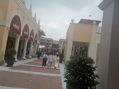 -佛罗伦萨小镇广佛名品奥特莱斯(疏港路店)