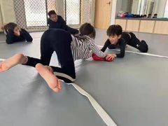 -EFL巴西柔术·综合格斗·泰拳·少儿体能训练(虹桥德必馆)