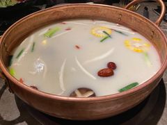 -三人行骨头王火锅(长寿店)
