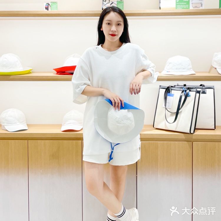 专注白T的delicates在成都太古里开业啦