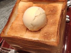 蜂蜜冰淇淋厚多士-港丽餐厅(龙之梦长宁店)