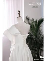 -Lady  Jane高端婚纱礼服馆
