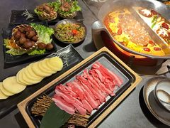 -湊湊火锅·茶憩(杭州湖滨银泰in77店)