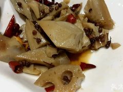 -泉畔人家·老济南经典鲁菜(大明湖店)