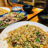 可以根据自己的喜好，放入适量花椒面和油辣椒一起食用