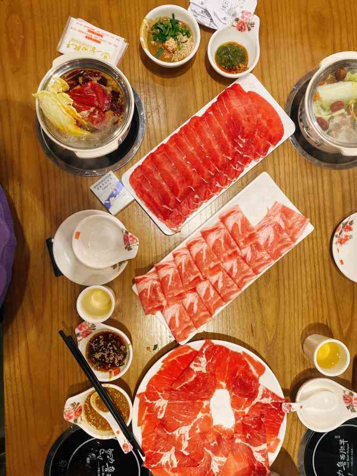 鲁西肥牛(南充高坪店)-"整体服务还是很不错的!进门后服务员都很热.