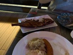 德国香肠拼盘配土豆泥和酸椰菜-LENBACH兰巴赫西餐啤酒坊(大连东港店)