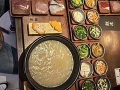 -银米·云南传统过桥米线(双廊黑金冠店)
