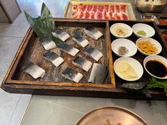 -围炉肉舍•炭烤活鳗•丹东海鲜烤肉(步行街店)