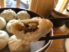 汤汁浓郁-桐香园小笼包(百井坊巷店)