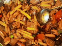 -老唐三下锅 ·张家界地标美食(溪布街店)