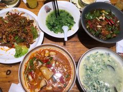 思茅酸汤鱼片-老滇山寨•云南特色菜•地方菜•民族风情歌舞表演(金碧店)