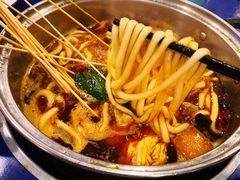 -马路边边串串香形象店(磐石路店)