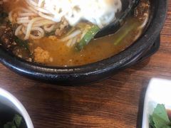 香辣小锅米线-滇越乘象云南餐厅(豆各庄店)