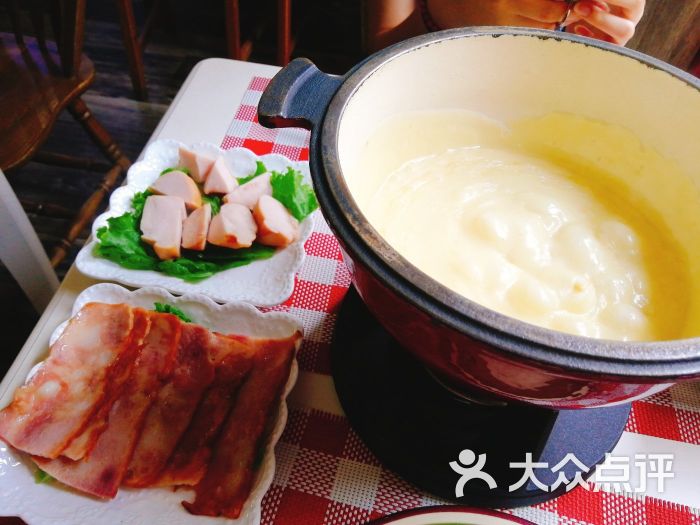 芝士蜜瑞士芝士火锅餐厅(小菊儿胡同店)瑞士传统乳酪火锅图片 - 第1张