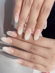 -丽心自助美甲美睫