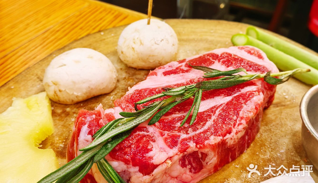 这家烤肉店的肉肉 🥩 口感真棒 (^～^)