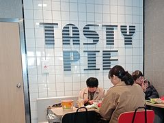 -麦当劳(轻轨曹杨路店)