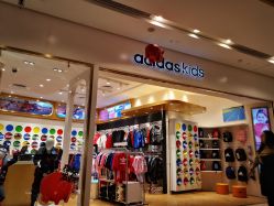 -adidas(德基广场店)