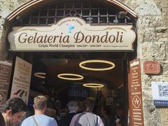-Gelateria Dondoli