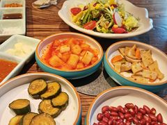 -明洞阿姨·韩式酱蟹烤肉·创意料理(三元桥店)