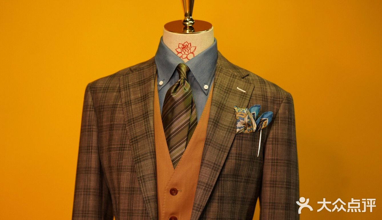 牛仔蓝衬衫混搭马甲风[礼花][礼花]