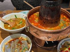 铜锅饵块油焖鸡-一坐一忘云南菜(嘉里中心店)