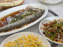 -丹水桥地锅鱼·翘嘴鲌·地方特色全鱼宴(丹江口大坝店)