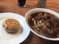 -清真吴记门钉肉饼·喜多利