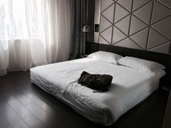 -桔子酒店(上海西藏北路地铁站店)