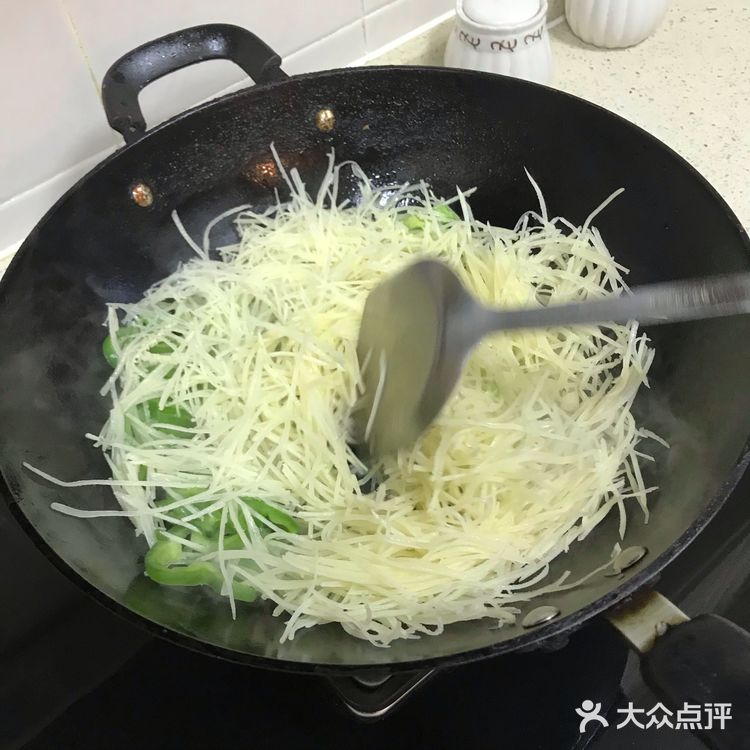 我拿手的主食菜谱青椒土豆丝