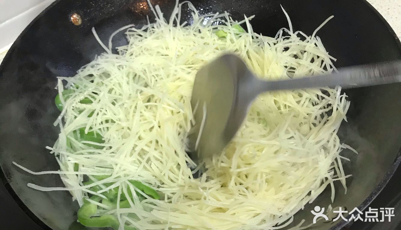 我拿手的主食菜谱青椒土豆丝