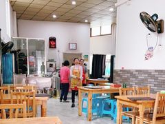 大堂-雷祖芳老妈蹄花店